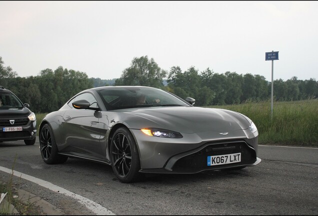 Aston Martin V8 Vantage 2018