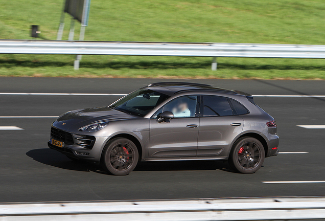 Porsche 95B Macan Turbo