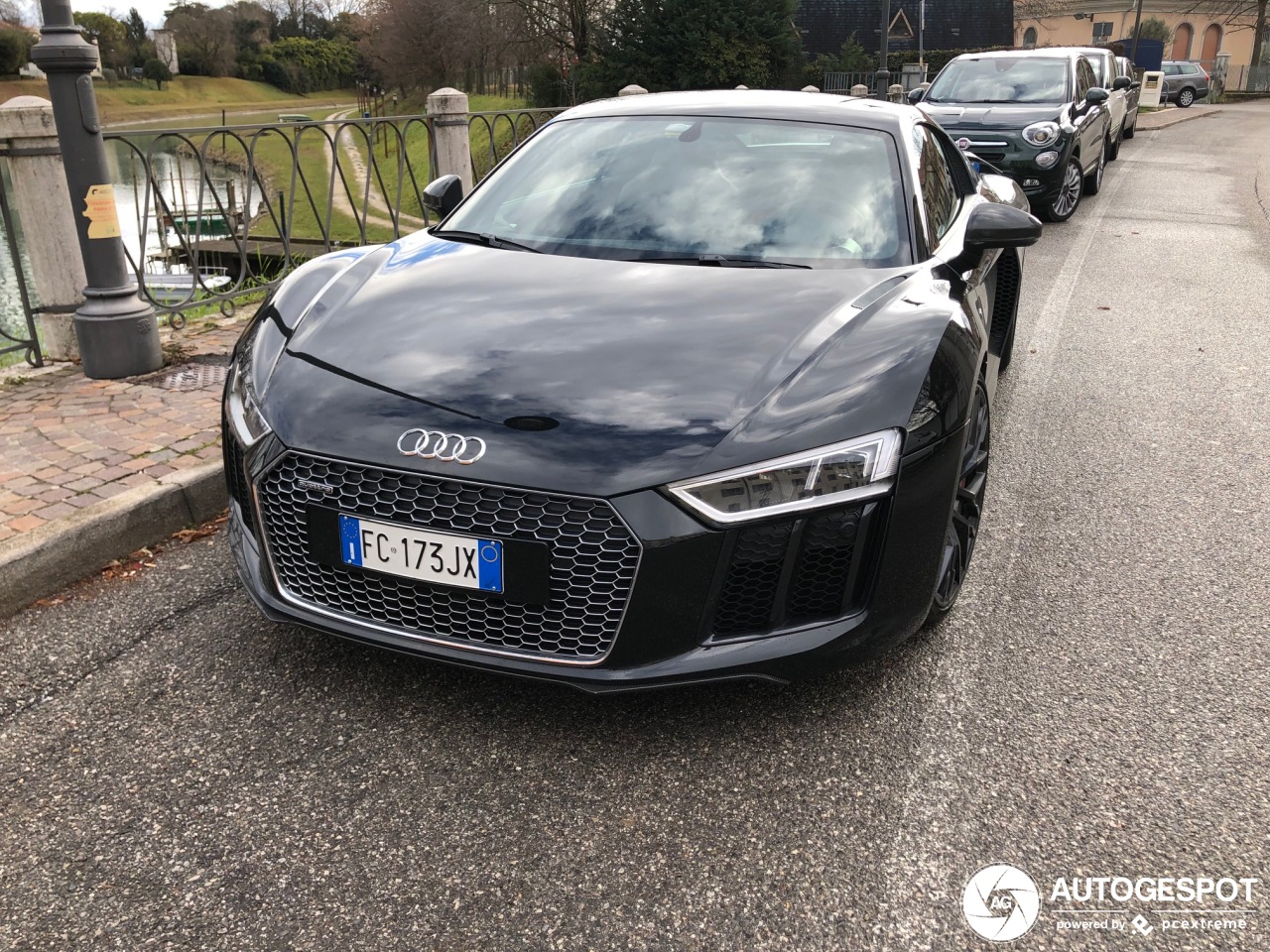 Audi R8 V10 2015