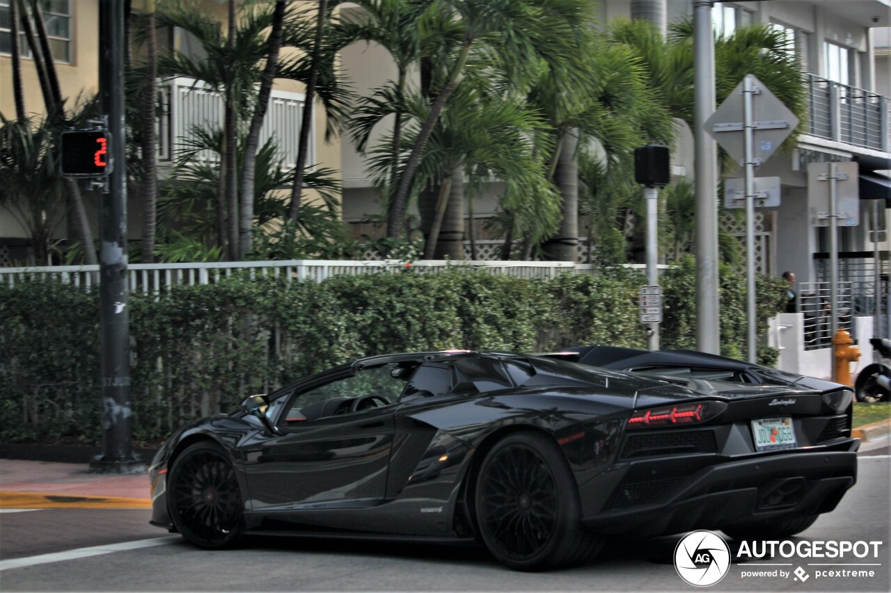 Lamborghini Aventador S LP740-4 Roadster