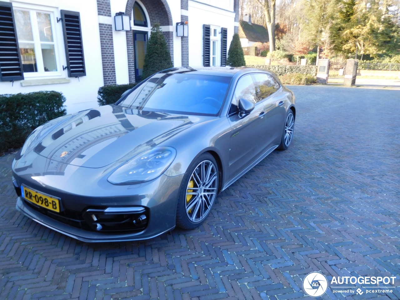 Porsche 971 Panamera Turbo S E-Hybrid Sport Turismo