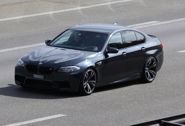 BMW M5 F10 2011