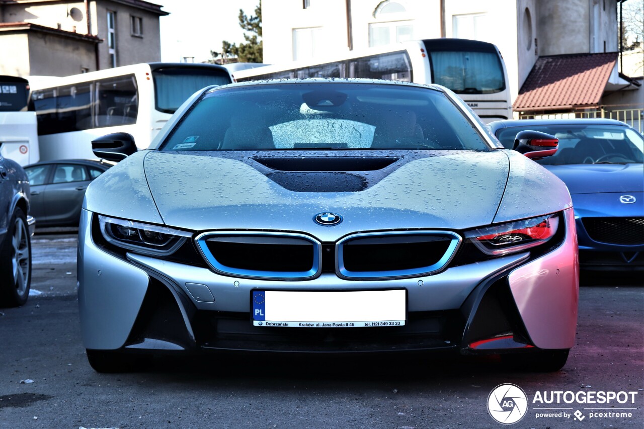 BMW i8