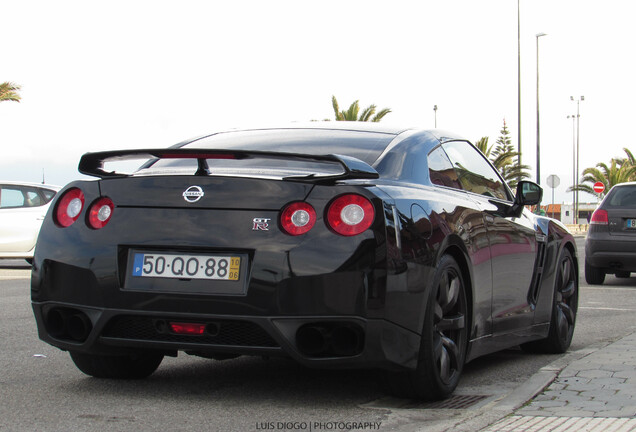 Nissan GT-R