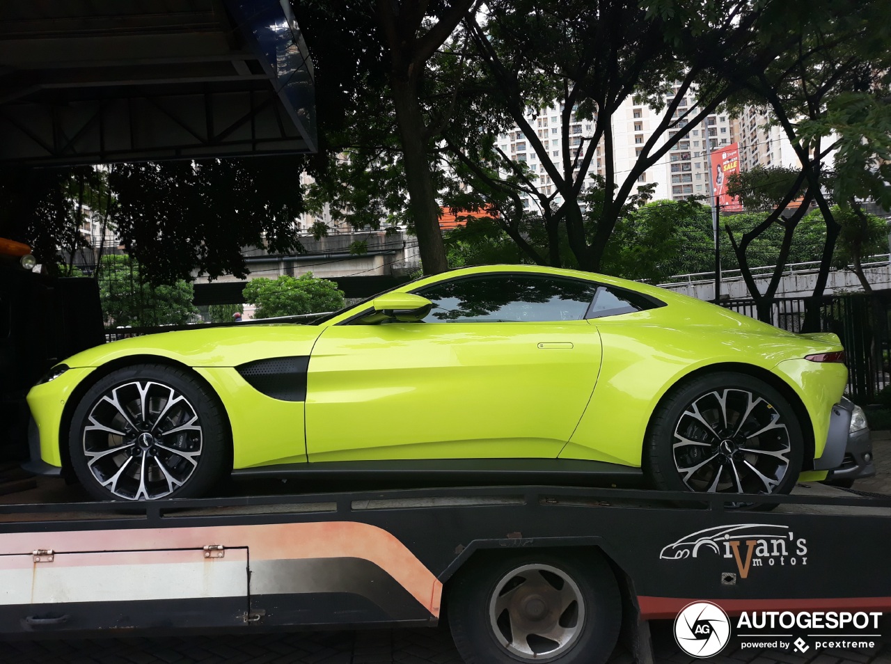 Aston Martin V8 Vantage 2018