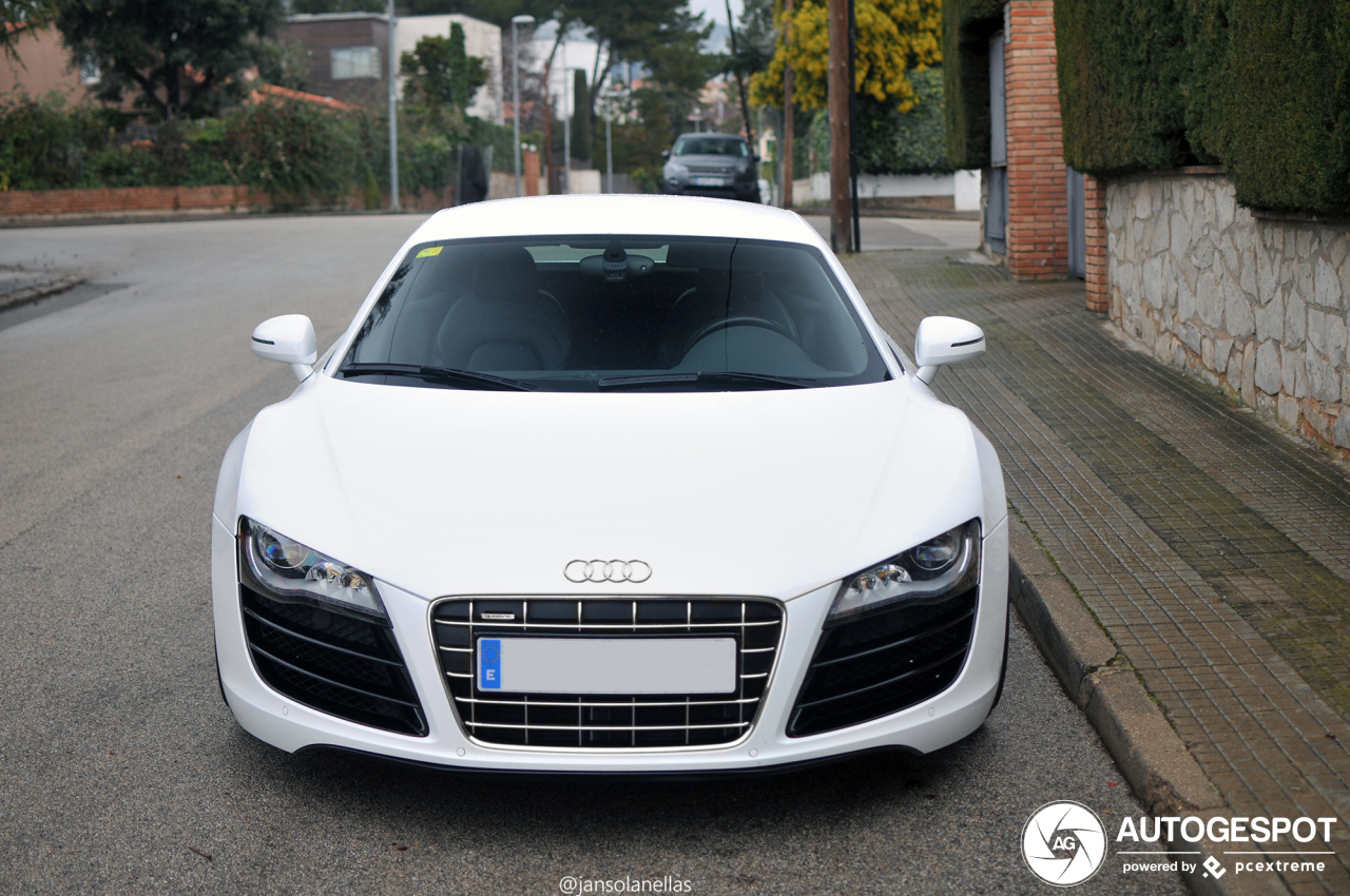 Audi R8 V10