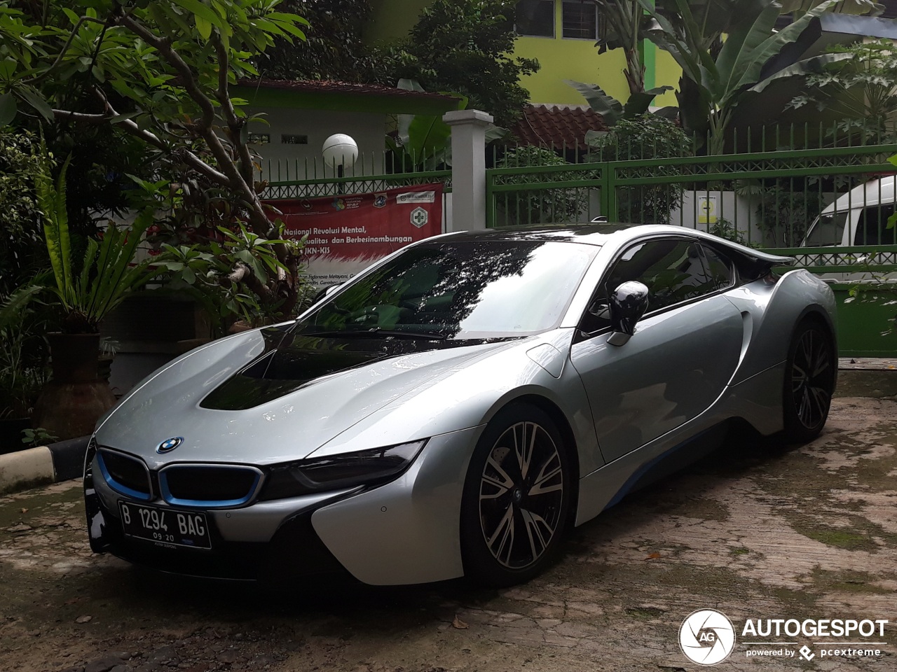 BMW i8