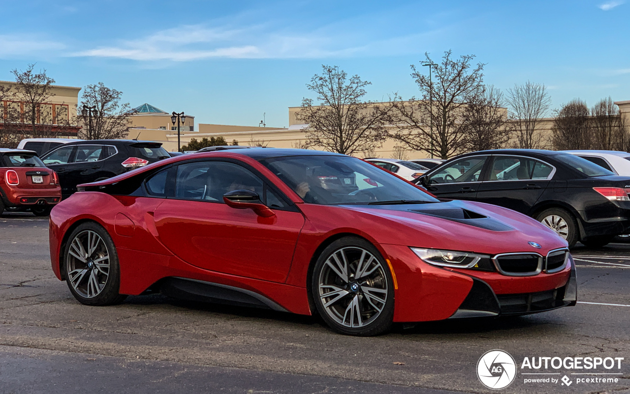 BMW i8 Protonic Red Edition