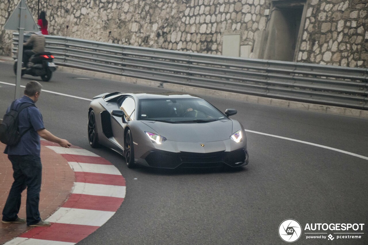 Lamborghini Aventador LP700-4