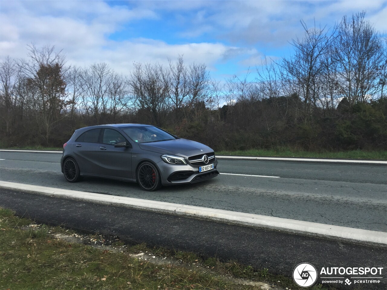 Mercedes-AMG A 45 W176 2015