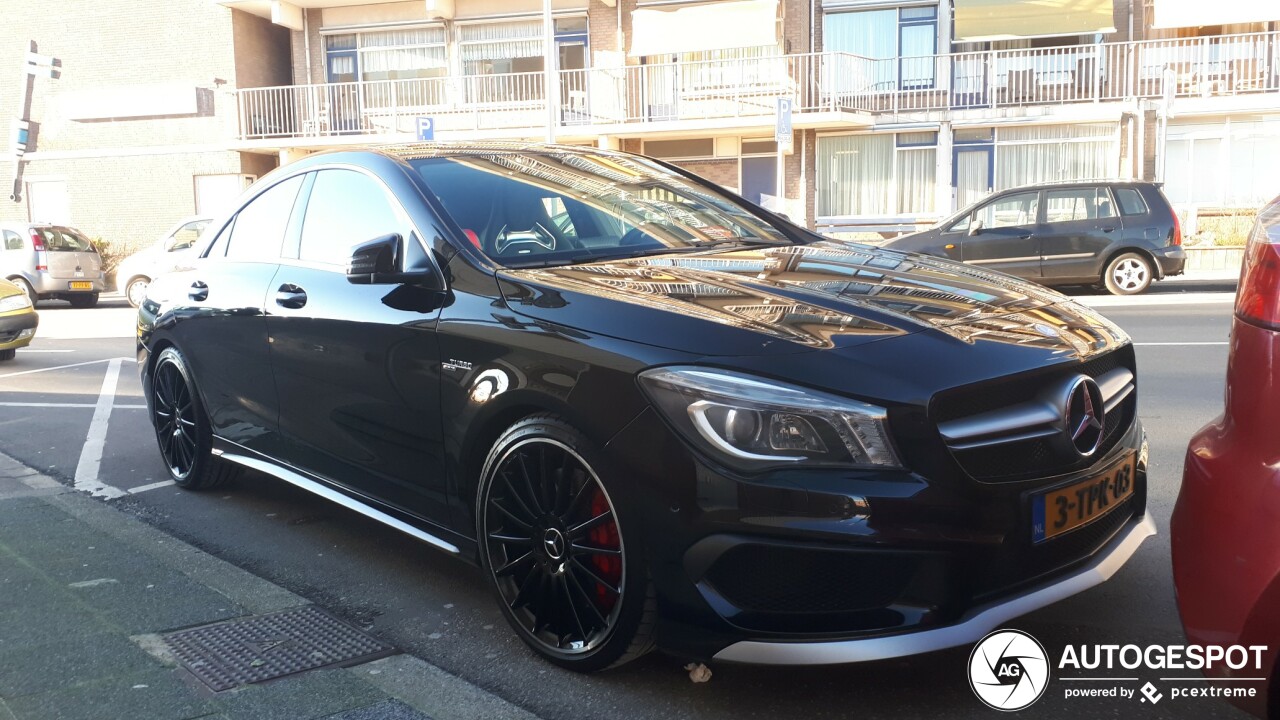 Mercedes-Benz CLA 45 AMG C117