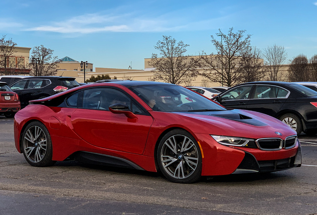 BMW i8 Protonic Red Edition