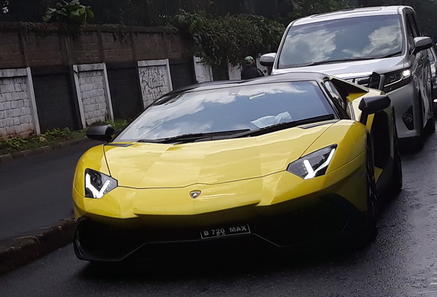 Lamborghini Aventador LP720-4 Roadster 50° Anniversario