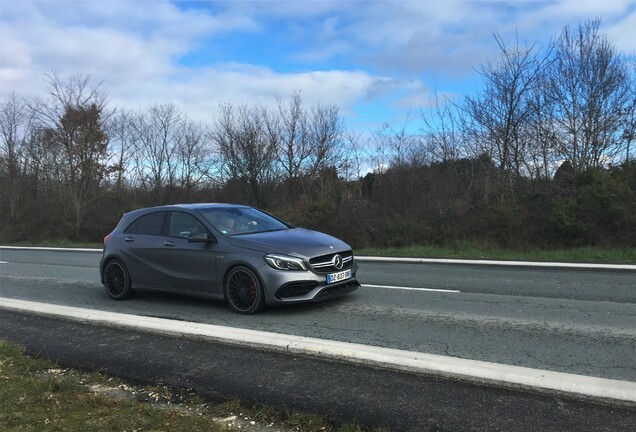 Mercedes-AMG A 45 W176 2015