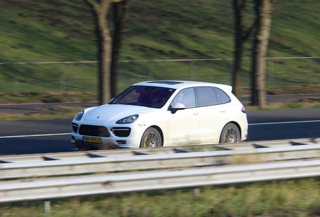 Porsche 958 Cayenne GTS