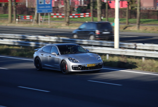 Porsche 971 Panamera Turbo