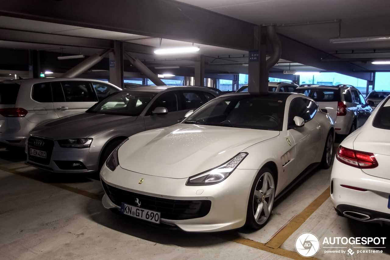 Ferrari GTC4Lusso T