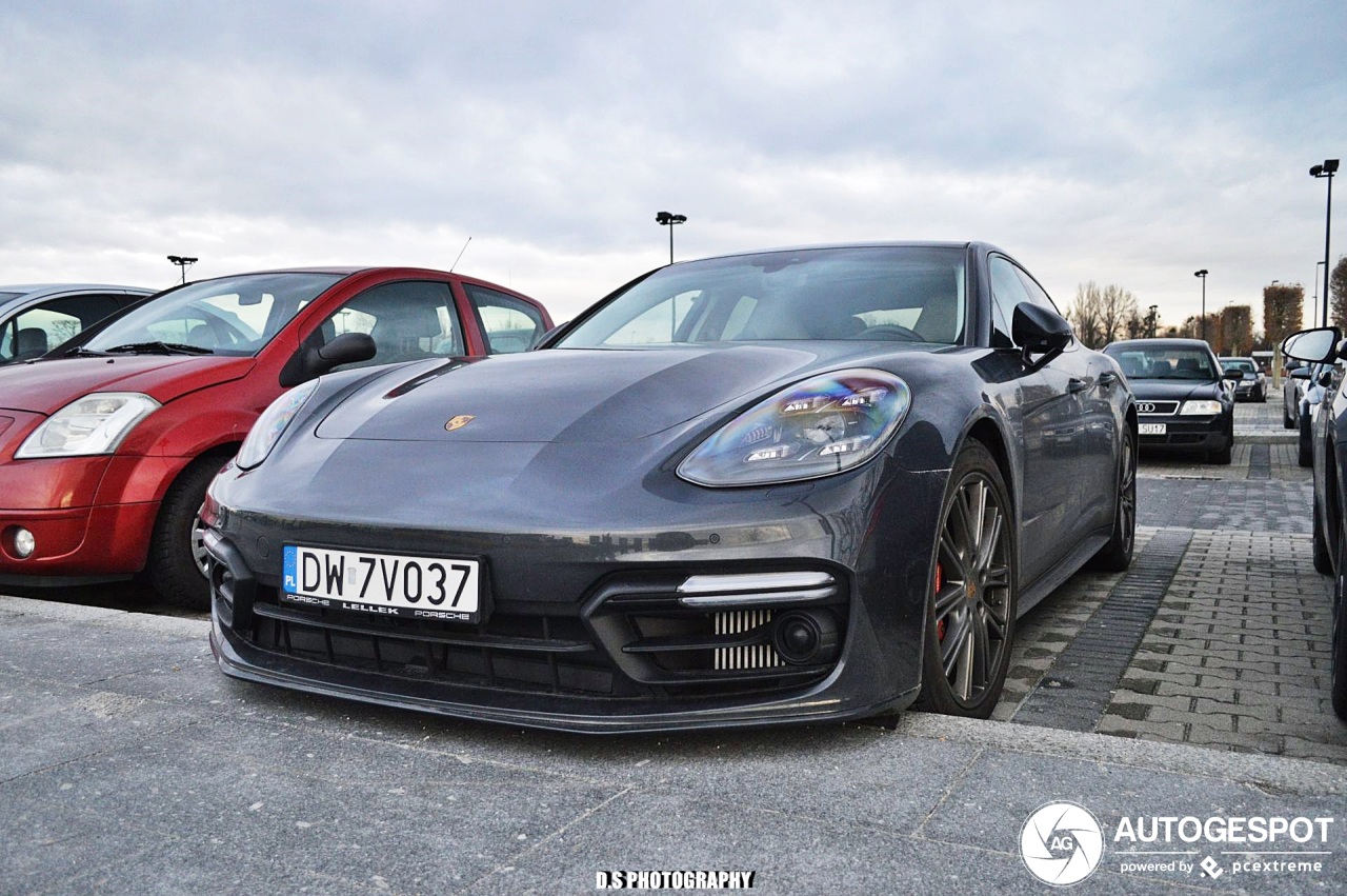 Porsche 971 Panamera Turbo