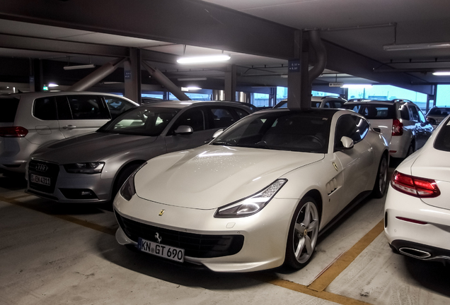 Ferrari GTC4Lusso T