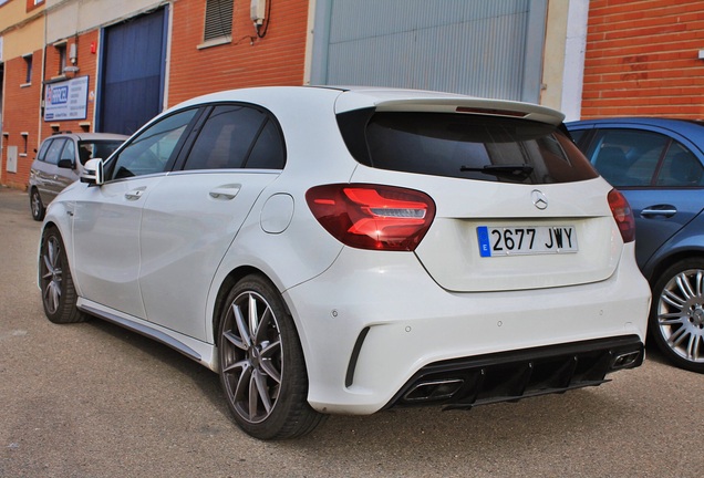 Mercedes-AMG A 45 W176 2015