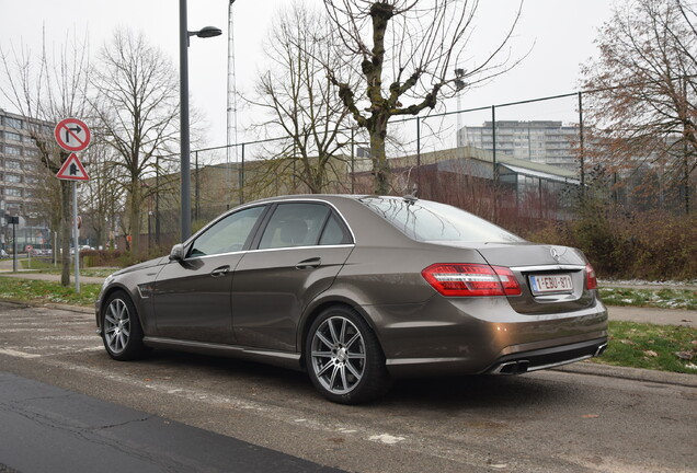 Mercedes-Benz E 63 AMG W212 V8 Biturbo