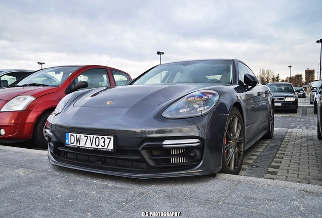 Porsche 971 Panamera Turbo