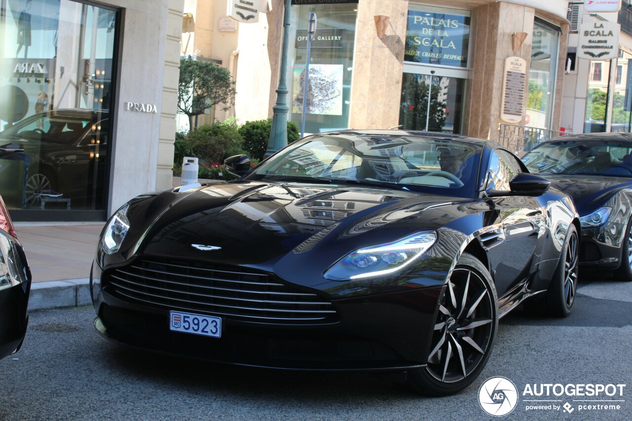 Aston Martin DB11