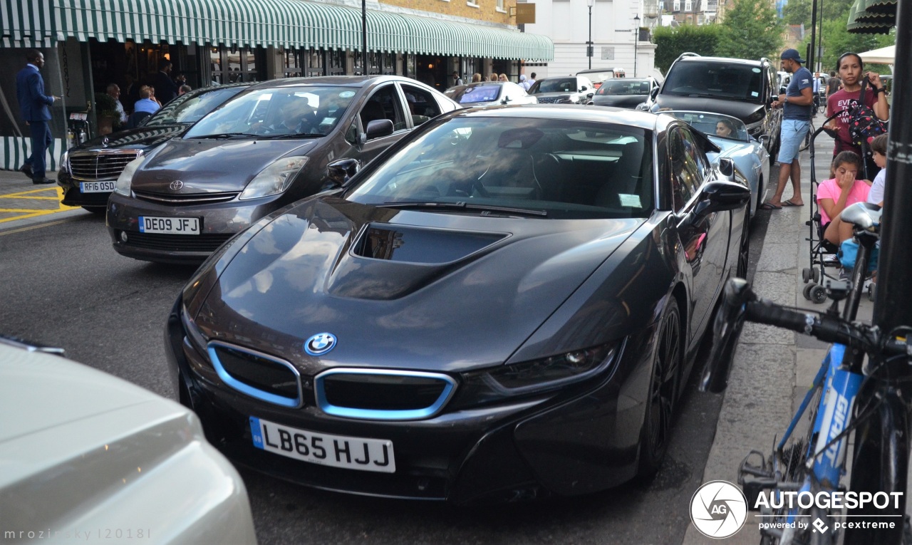 BMW i8