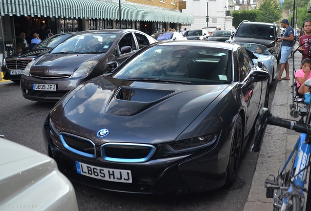 BMW i8