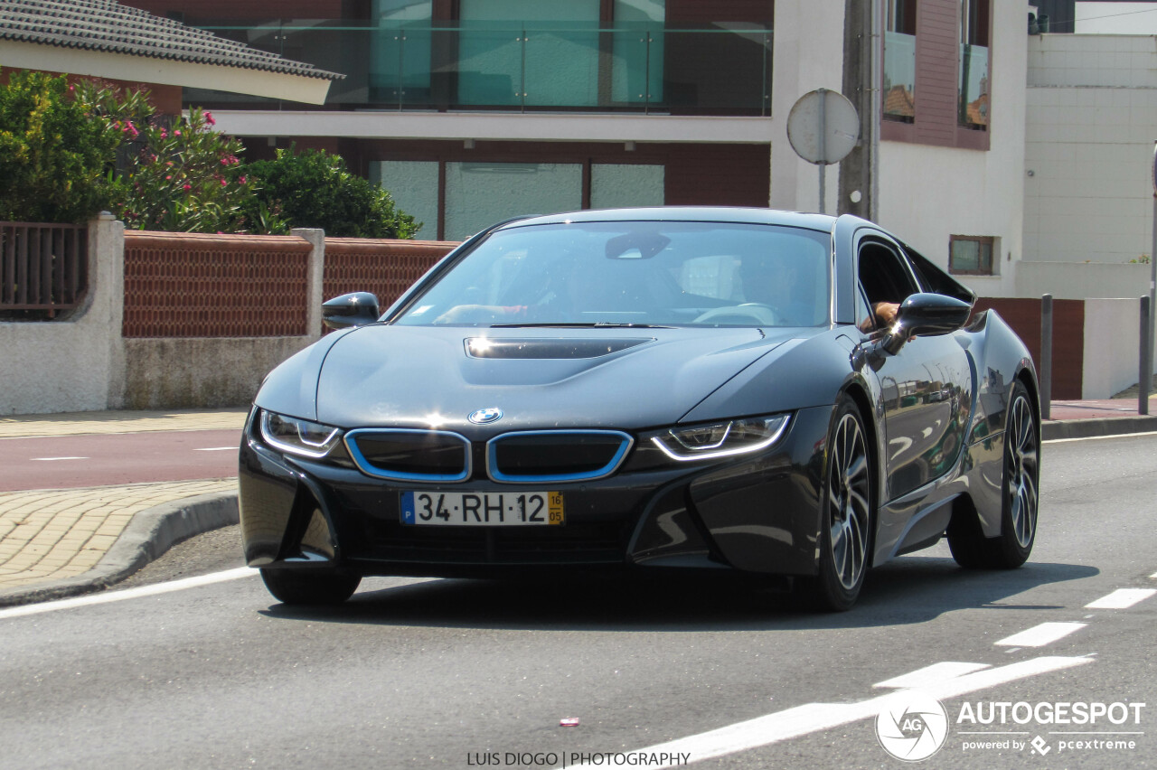 BMW i8