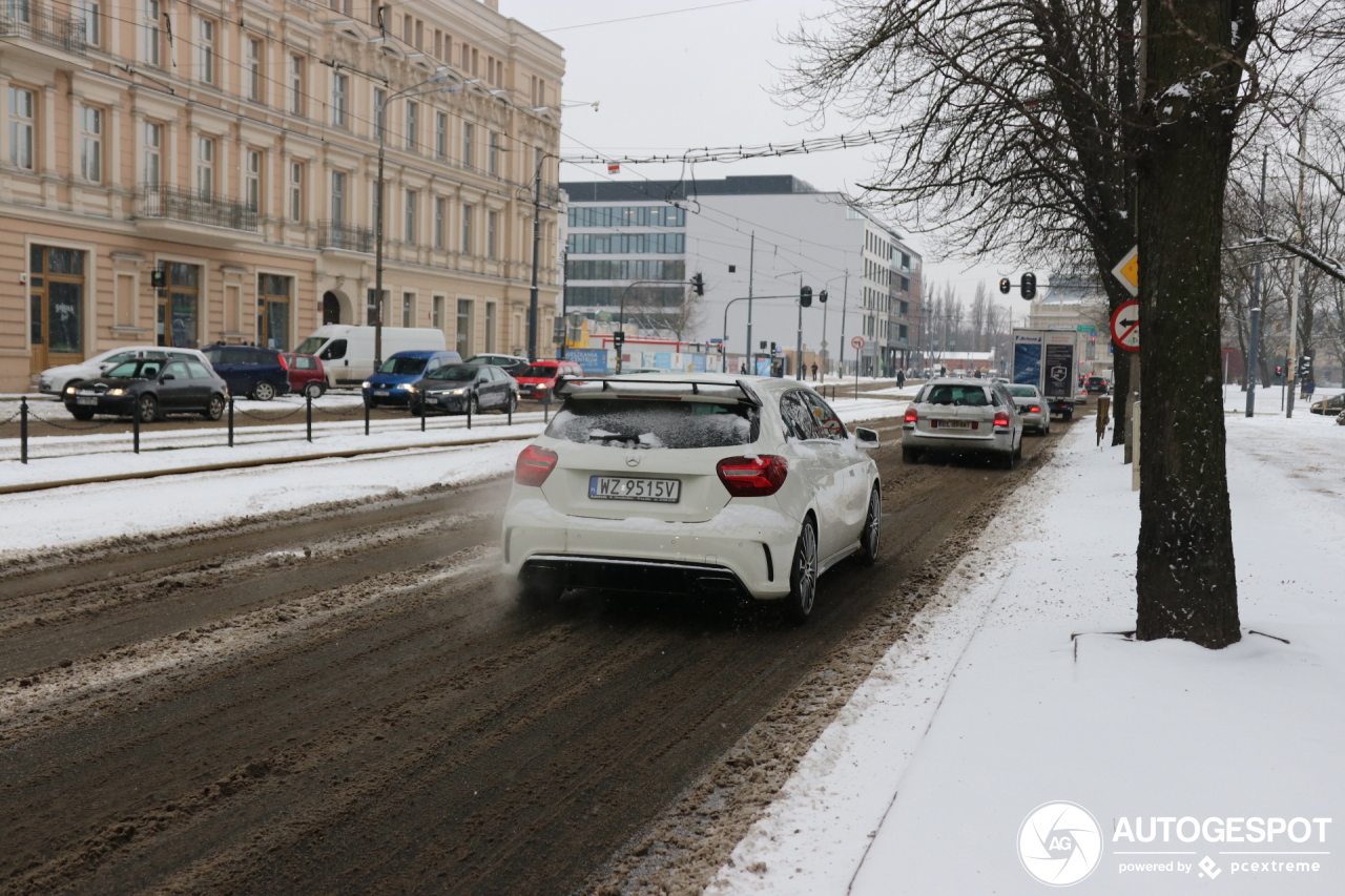 Mercedes-AMG A 45 W176 2015