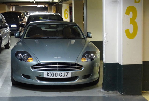 Aston Martin DB9