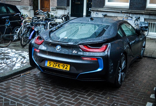 BMW i8