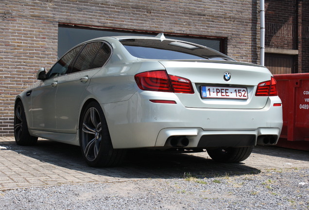 BMW M5 F10 2011