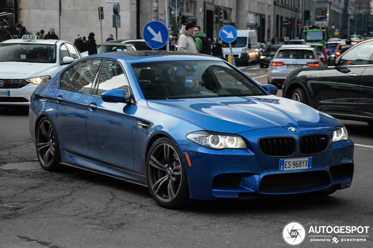 BMW M5 F10 2011