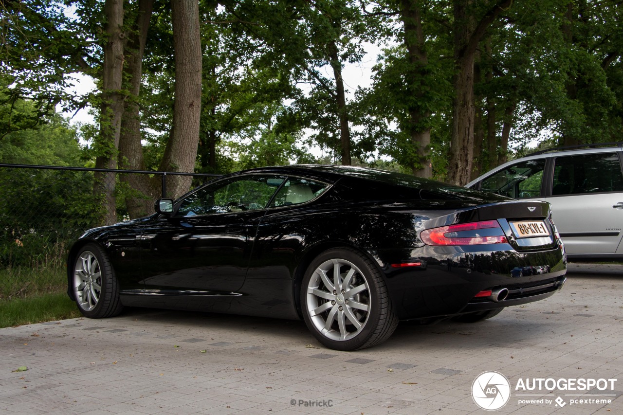 Aston Martin DB9