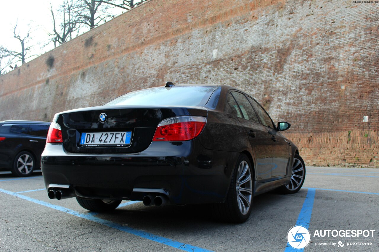 BMW M5 E60 2005