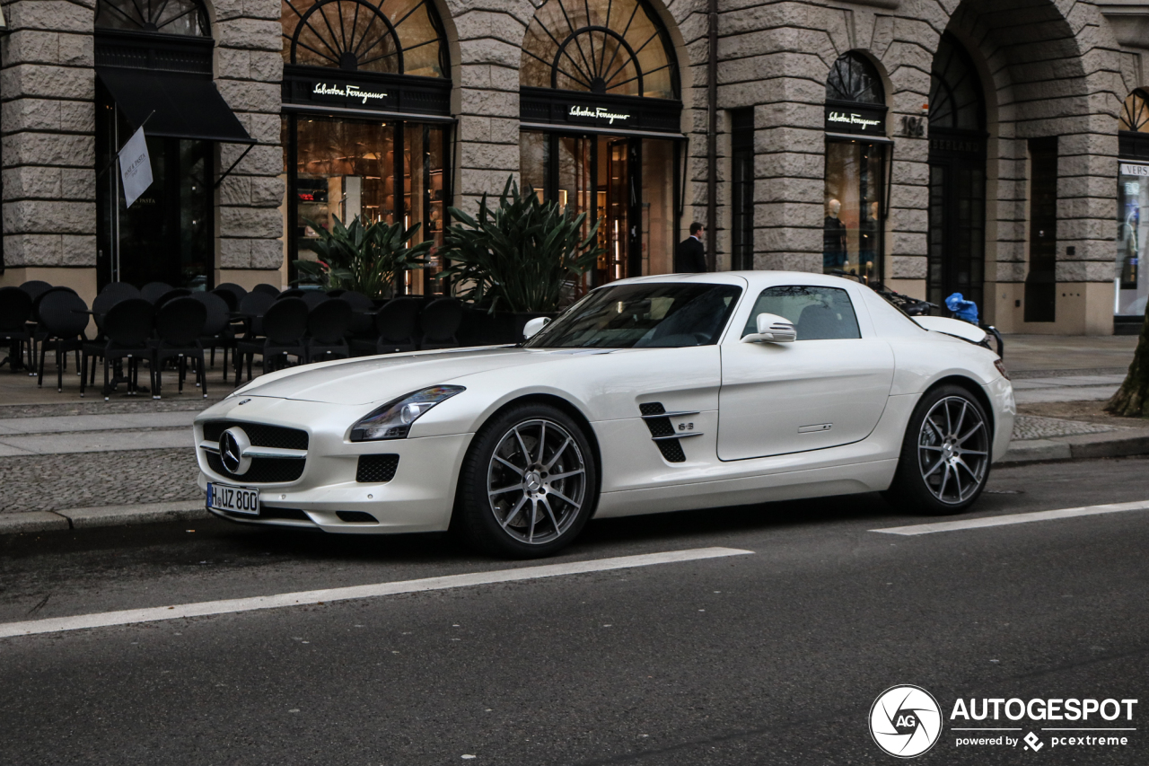 Mercedes-Benz SLS AMG