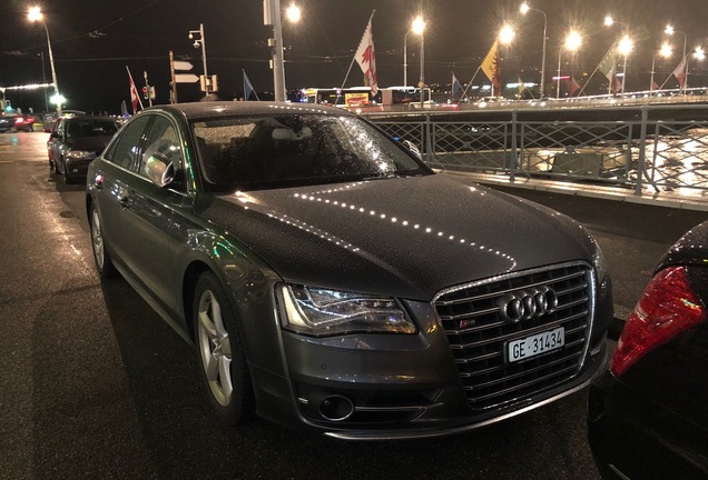 Audi S8 D4