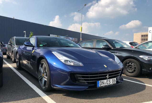 Ferrari GTC4Lusso