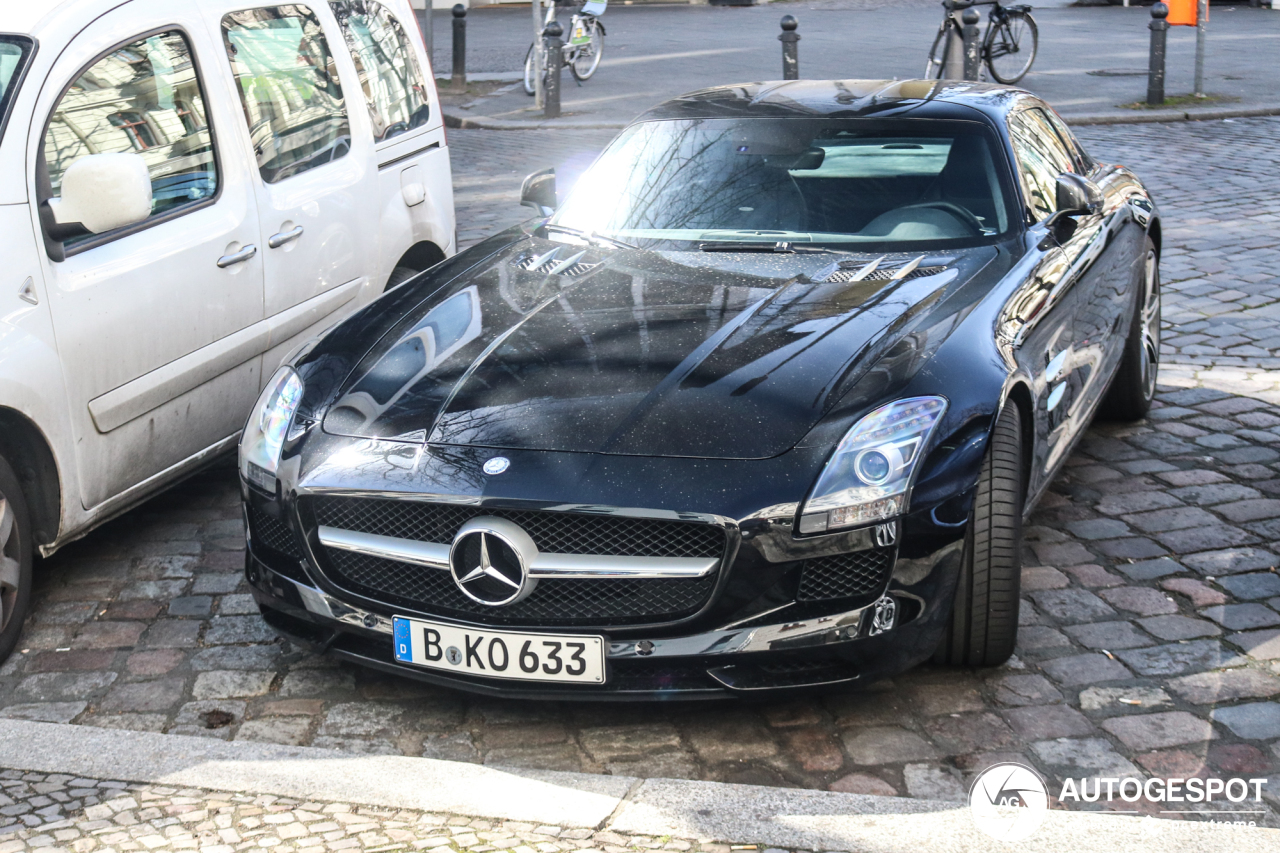 Mercedes-Benz SLS AMG