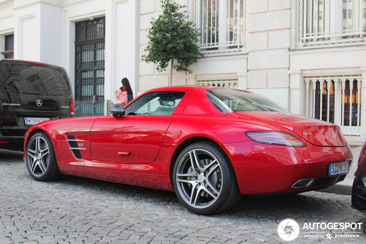 Mercedes-Benz SLS AMG