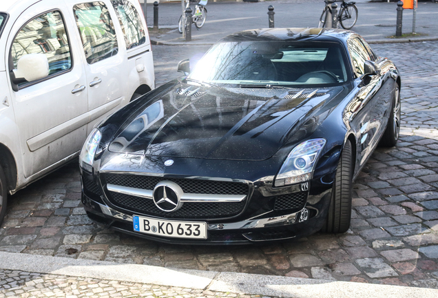 Mercedes-Benz SLS AMG