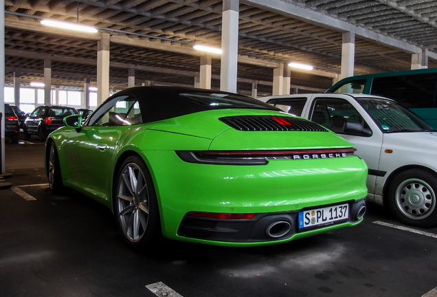 Porsche 992 Carrera 4S Cabriolet