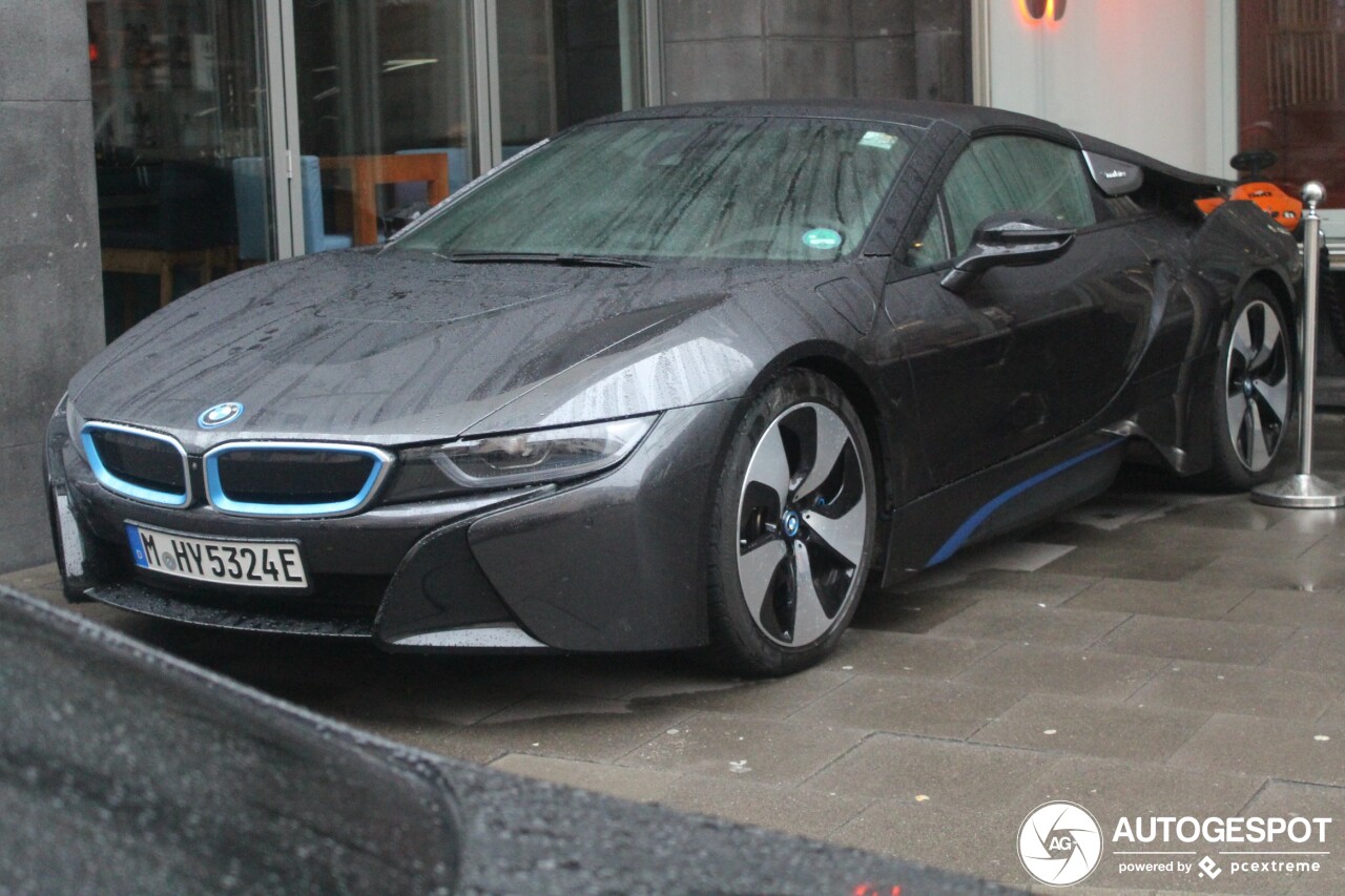 BMW i8 Roadster