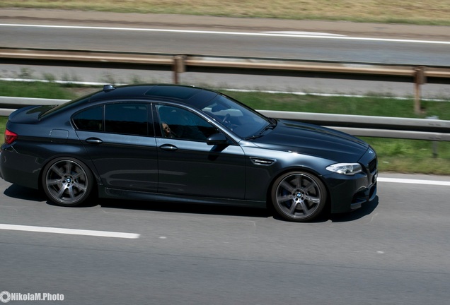 BMW M5 F10 2011