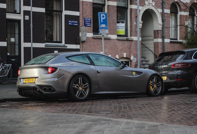 Ferrari FF