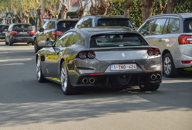 Ferrari GTC4Lusso T