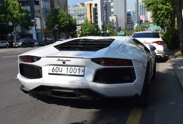 Lamborghini Aventador LP700-4