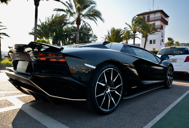 Lamborghini Aventador S LP740-4 Roadster